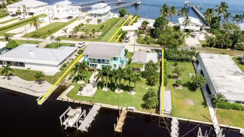 Access to small beach on Charlotte Harbor